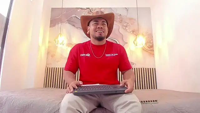 Snapshot of BrianMalonee chatting on 26, 11, 2025 BrianMalonee online show from 26, 11, 2025