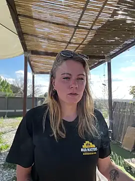 selenaluvv online show from 19, 4, 2026