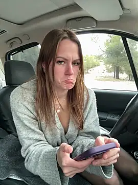 selenaluvv online show from 25, 2, 2025