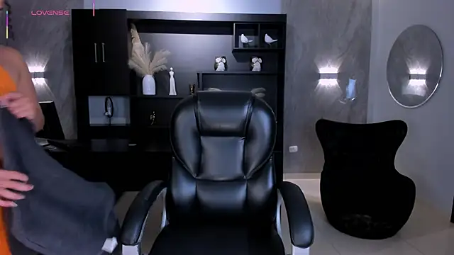 AlessaRomero online show from 15, 4, 2026