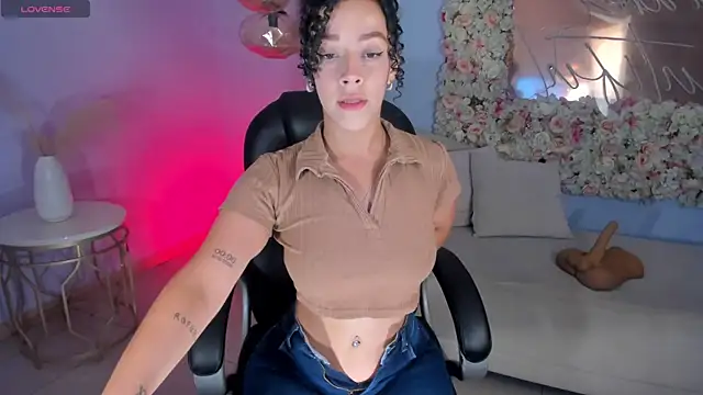 Snapshot of AlessaRomero chatting on 23, 2, 2026 AlessaRomero online show from 23, 2, 2026