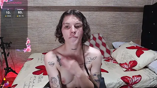 Snapshot of pretty_cristal69 chatting on 19, 11, 2025 pretty cristal69 online show from 19, 11, 2025