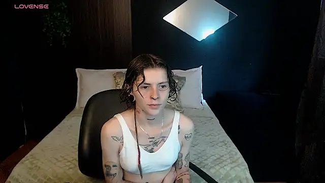 pretty cristal69 online show from 21, 2, 2026