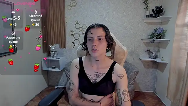 Snapshot of pretty_cristal69 chatting on 13, 9, 2025 pretty cristal69 online show from 13, 9, 2025