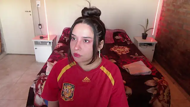 KityEstrover online show from 3, 12, 2024