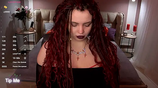 Miss Maya Mils online show from 7, 2, 2026