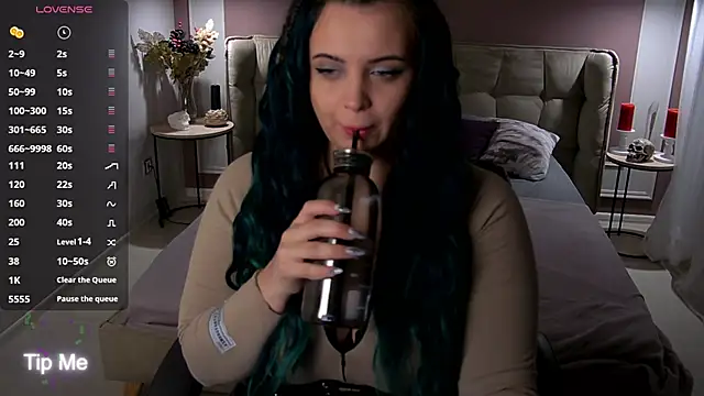 Snapshot of Miss_Maya_Mils chatting on 15, 10, 2025 Miss Maya Mils online show from 15, 10, 2025