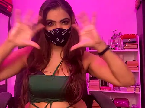 Snapshot of Fantastic_ruby chatting on 24, 11, 2025 Fantastic ruby online show from 24, 11, 2025