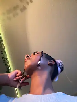 Your Paris online show from 18, 3, 2025