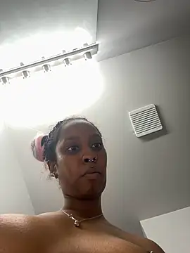 Your Paris online show from 17, 3, 2025