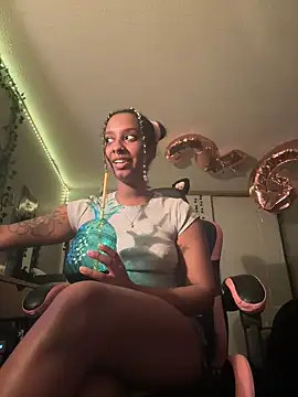 Your Paris online show from 20, 3, 2025