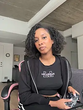 Your Paris online show from 17, 12, 2025