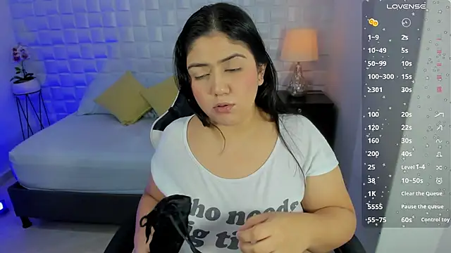 Snapshot of iris_torrez_ chatting on 17, 6, 2026 iris torrez online show from 17, 6, 2026