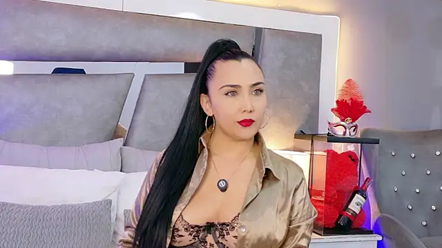 Evangeline Taylorr online show from 9, 10, 2025