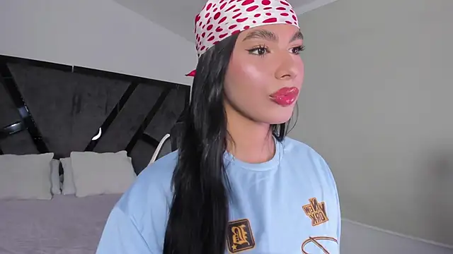 IsabelleFoxx  online show from 21, 10, 2025