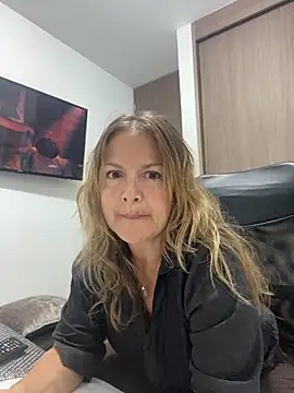 Leyna liu online show from 23, 3, 2025