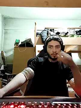 kleineid77 online show from 8, 3, 2026