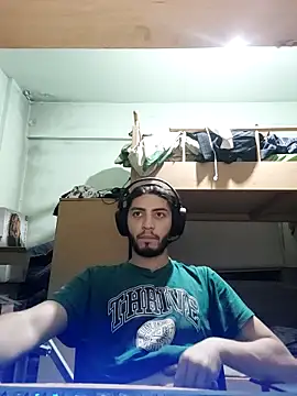 kleineid77 online show from 9, 11, 2025