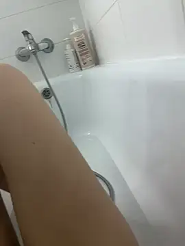 Adela Vetta online show from 13, 12, 2025