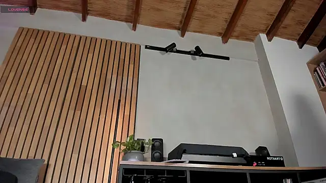 honeyhot69   online show from 30, 9, 2025