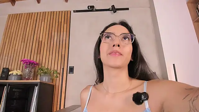 honeyhot69   online show from 15, 5, 2026