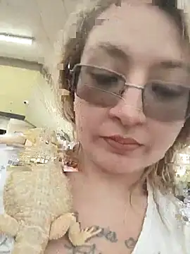 xWhoreAbleX Pika online show from 24, 2, 2025