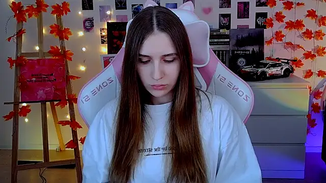 Snapshot of AliceCharmy chatting on 15, 11, 2025 AliceCharmy online show from 15, 11, 2025