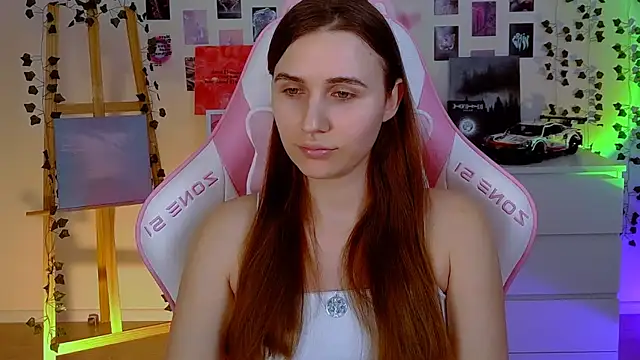 Snapshot of AliceCharmy chatting on 18, 2, 2025 AliceCharmy online show from 18, 2, 2025