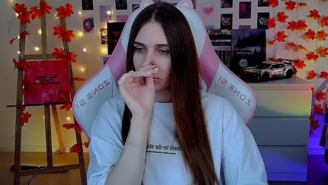 Snapshot of AliceCharmy chatting on 21, 11, 2025 AliceCharmy online show from 21, 11, 2025