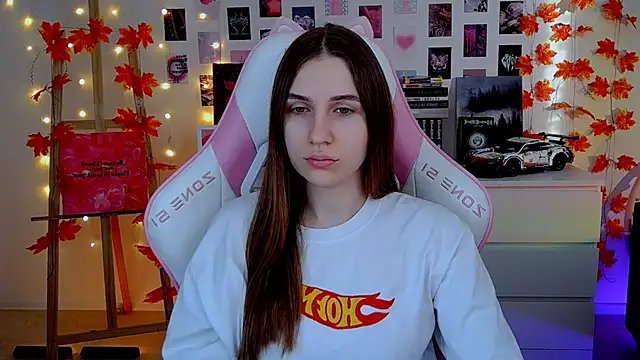 Snapshot of AliceCharmy chatting on 8, 11, 2025 AliceCharmy online show from 8, 11, 2025