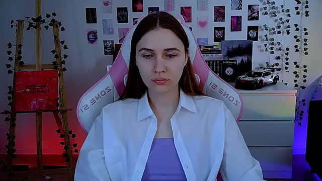 Snapshot of AliceCharmy chatting on 12, 10, 2025 AliceCharmy online show from 12, 10, 2025