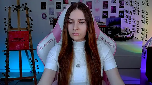 Snapshot of AliceCharmy chatting on 19, 9, 2025 AliceCharmy online show from 19, 9, 2025