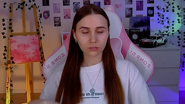 Snapshot of AliceCharmy chatting on 3, 2, 2025 AliceCharmy online show from 3, 2, 2025