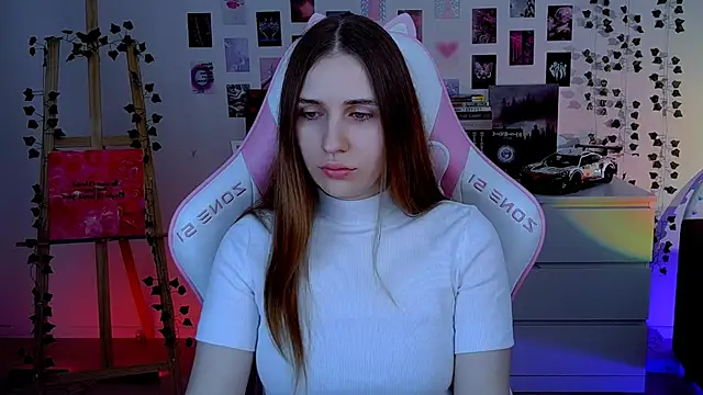 Snapshot of AliceCharmy chatting on 17, 10, 2025 AliceCharmy online show from 17, 10, 2025