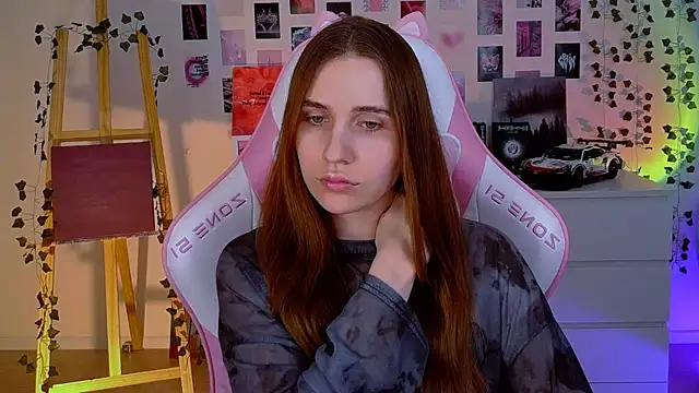 Snapshot of AliceCharmy chatting on 24, 2, 2025 AliceCharmy online show from 24, 2, 2025