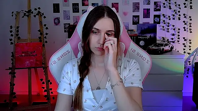 Snapshot of AliceCharmy chatting on 9, 9, 2025 AliceCharmy online show from 9, 9, 2025