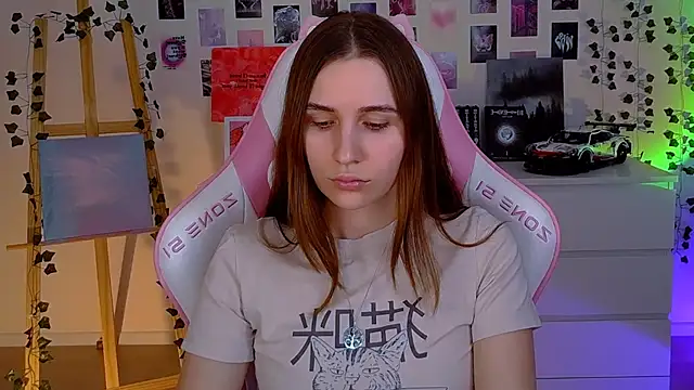 Snapshot of AliceCharmy chatting on 14, 2, 2025 AliceCharmy online show from 14, 2, 2025