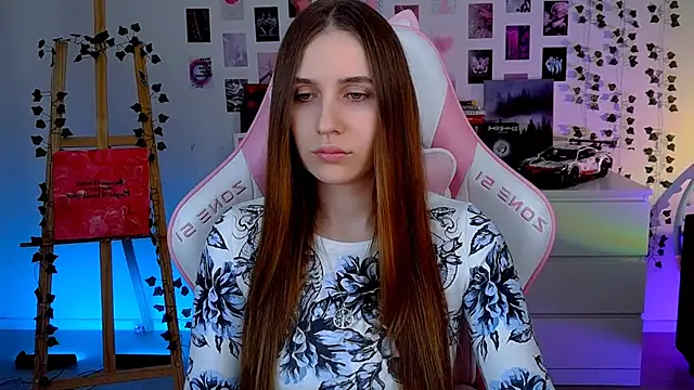 Snapshot of AliceCharmy chatting on 13, 9, 2025 AliceCharmy online show from 13, 9, 2025