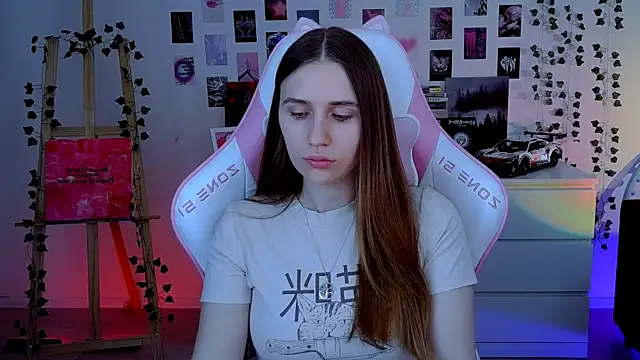 Snapshot of AliceCharmy chatting on 19, 10, 2025 AliceCharmy online show from 19, 10, 2025