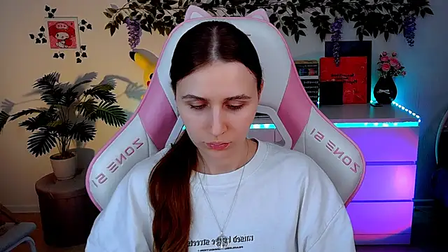 AliceCharmy online show from 15, 4, 2026