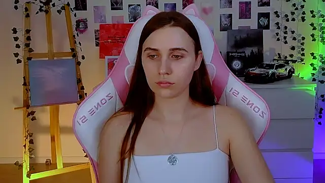 Snapshot of AliceCharmy chatting on 18, 2, 2025 AliceCharmy online show from 18, 2, 2025