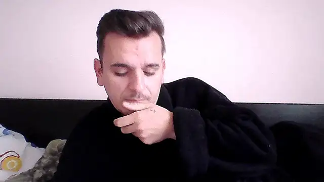 Huge cock22cm online show from 6, 10, 2025