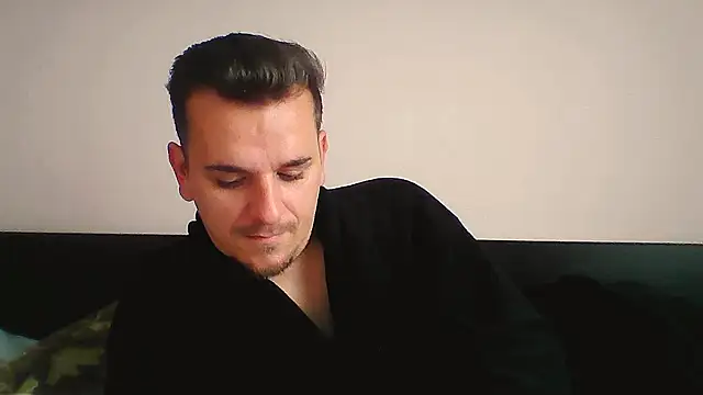 Huge cock22cm online show from 23, 11, 2025