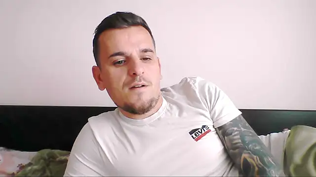 Huge cock22cm online show from 28, 9, 2025