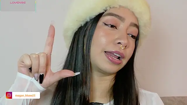 megan bluee23 online show from 27, 2, 2026