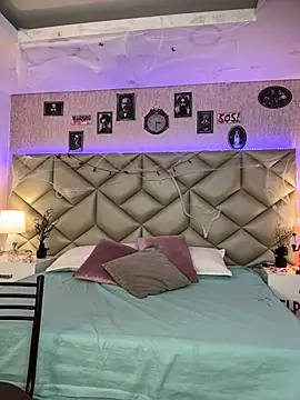 Brenda Garcia online show from 11, 10, 2025