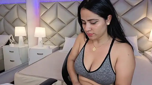 Brenda Garcia online show from 18, 9, 2025