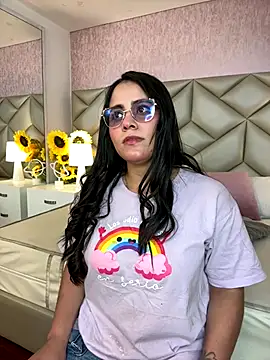 Brenda Garcia online show from 4, 10, 2025