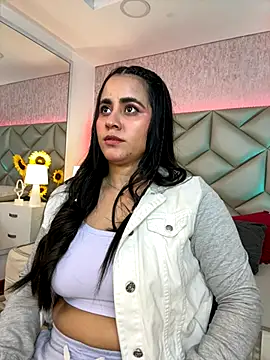 Brenda Garcia online show from 6, 11, 2025