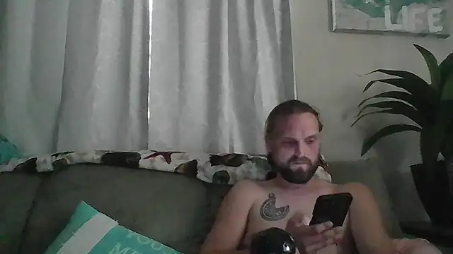 Snapshot of VitaminDrewFl chatting on 4, 6, 2026 VitaminDrewFl online show from 4, 6, 2026